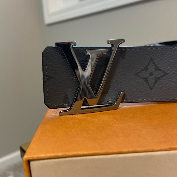 Authentic Louis Vuitton Grey Monogram Belt - Picture 5 of 7